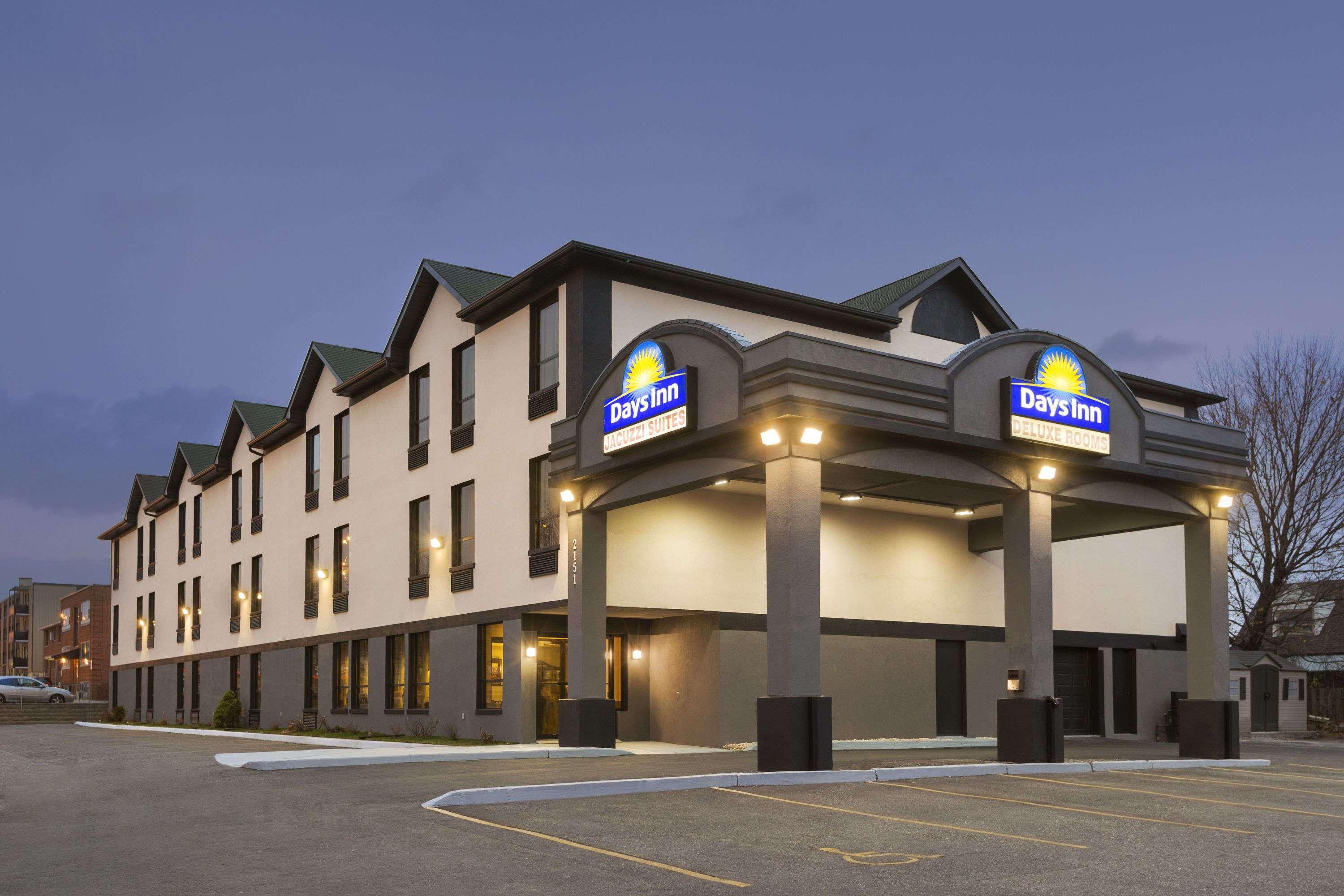 Days Inn By Wyndham Toronto East Lakeview Eksteriør bilde