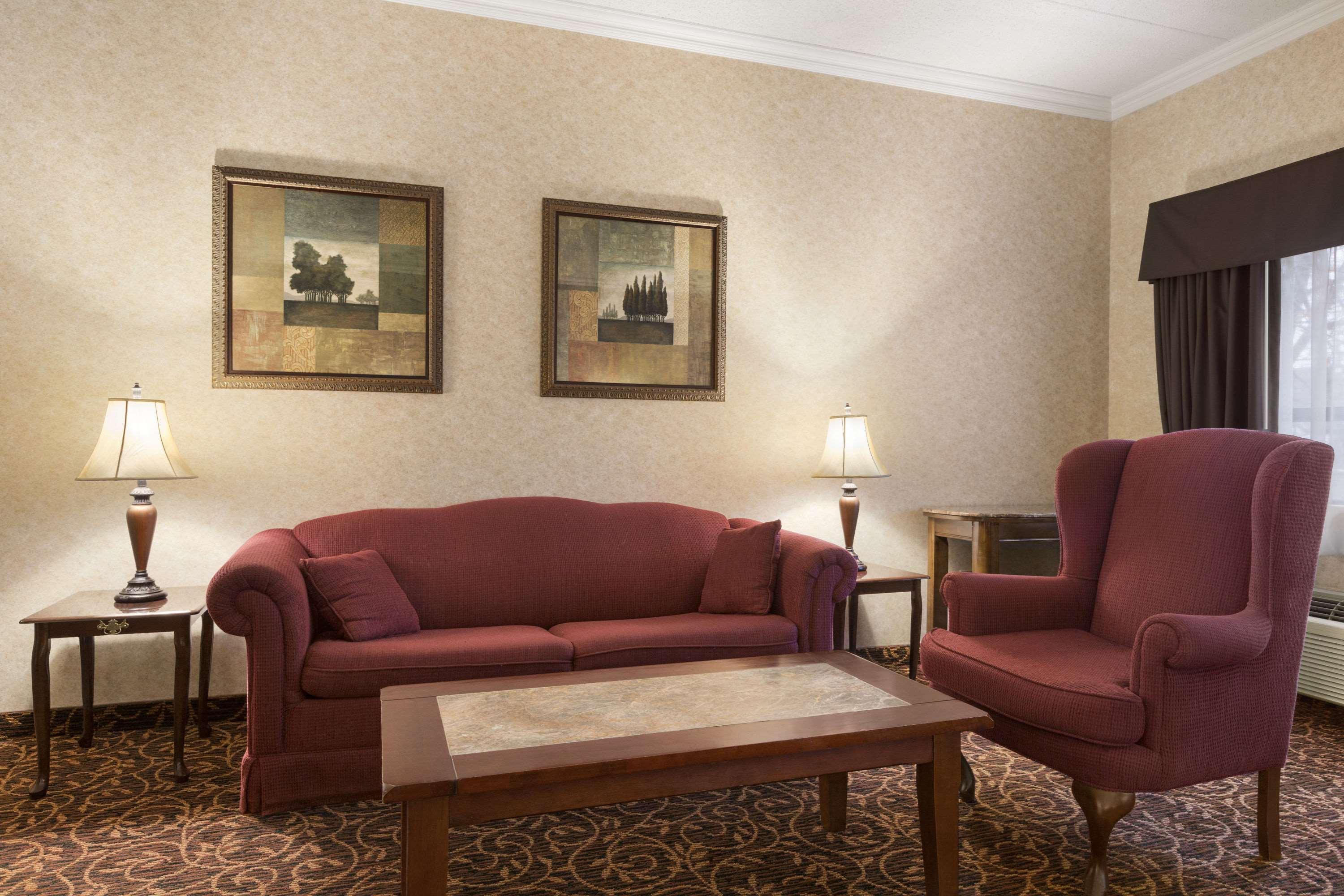 Days Inn By Wyndham Toronto East Lakeview Eksteriør bilde