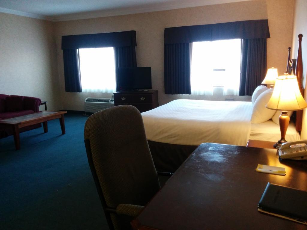 Days Inn By Wyndham Toronto East Lakeview Eksteriør bilde