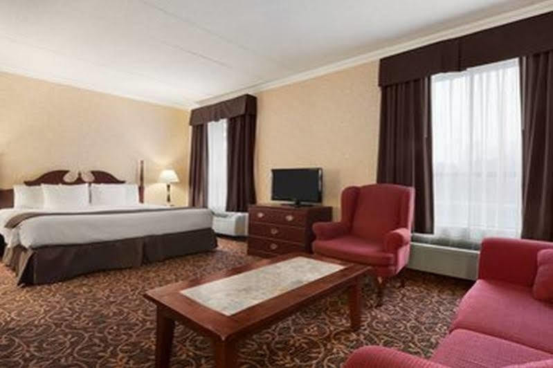 Days Inn By Wyndham Toronto East Lakeview Eksteriør bilde